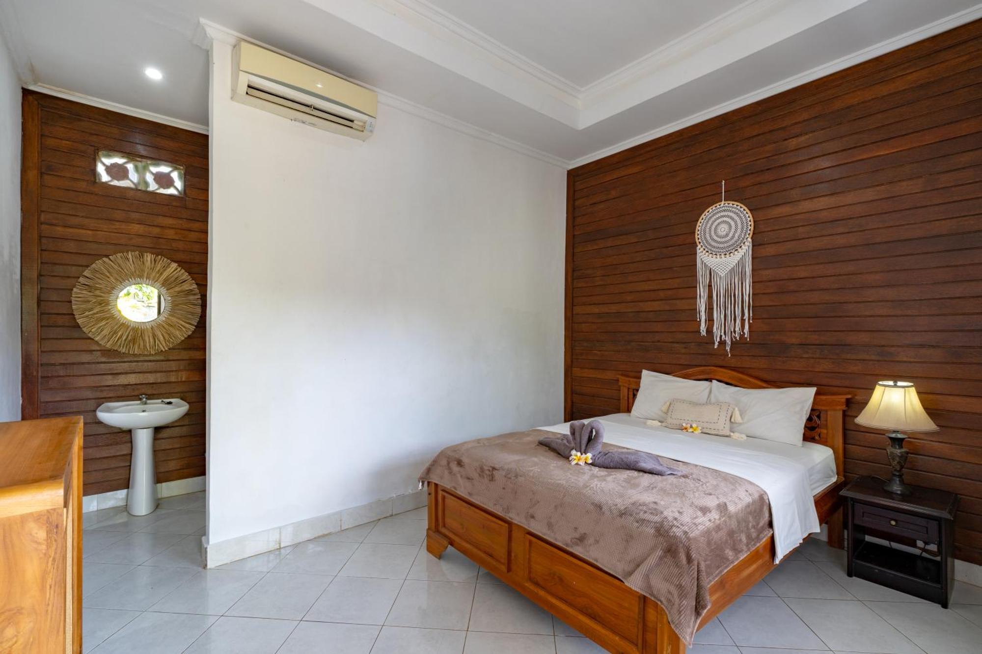 Widia Homestay Nusa Lembongan Buitenkant foto